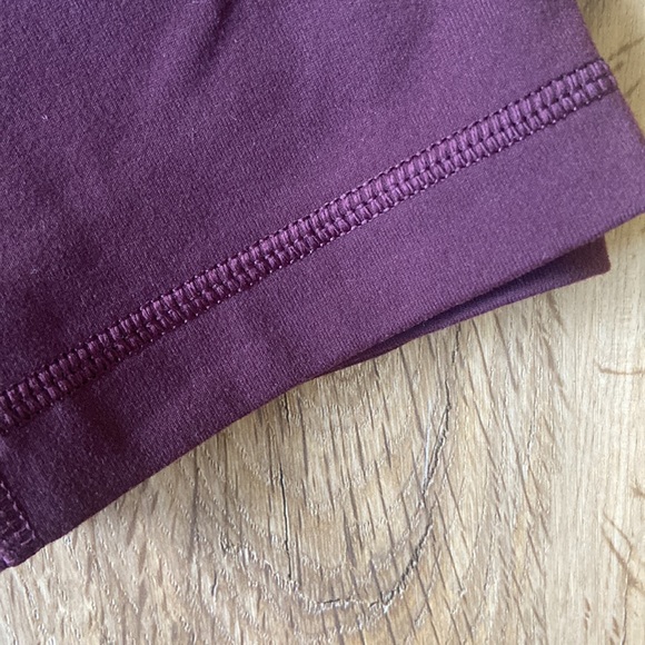 Plum Lululemon crops size 6 - Picture 4 of 4